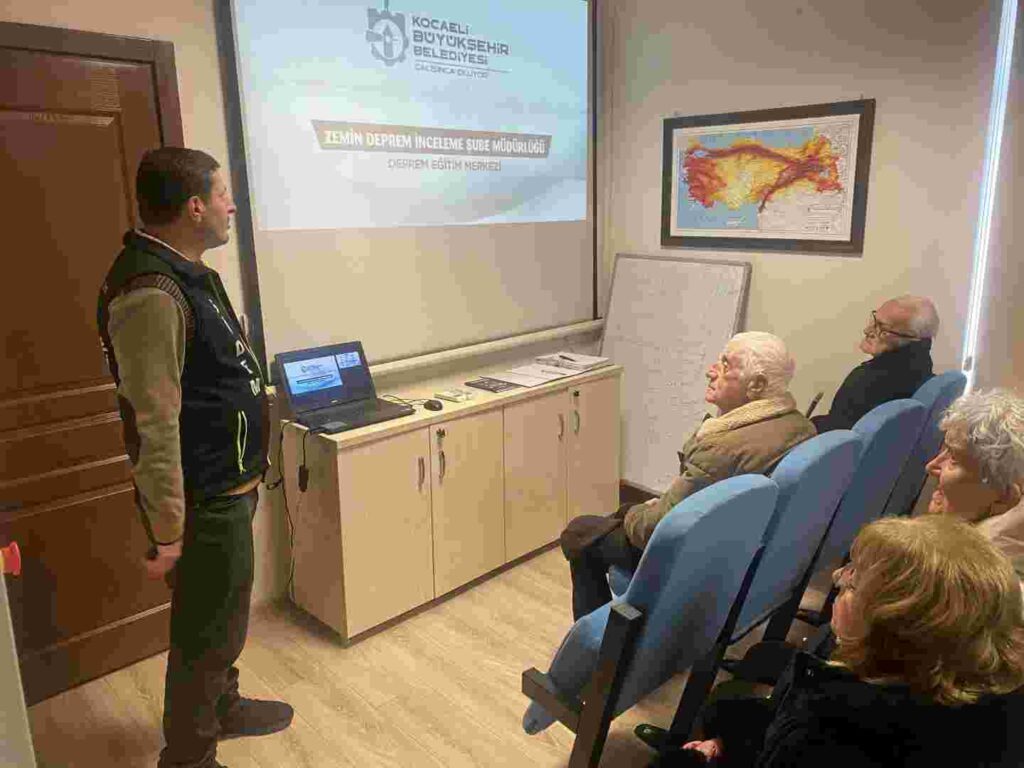 Saygınlar Kulübü üyelerine afet bilinci kazandırıldı