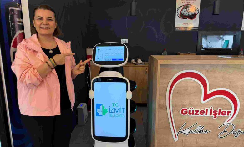 Servis robotları Gülümse Kafelerde işe başladı