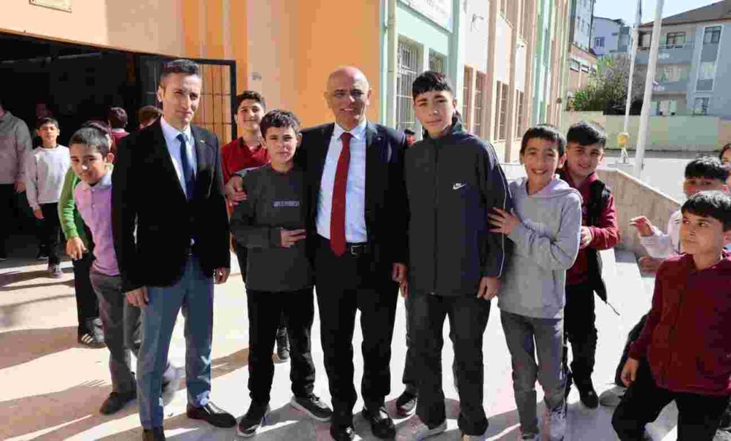  Sizler bu ülkenin yarınlarısınız