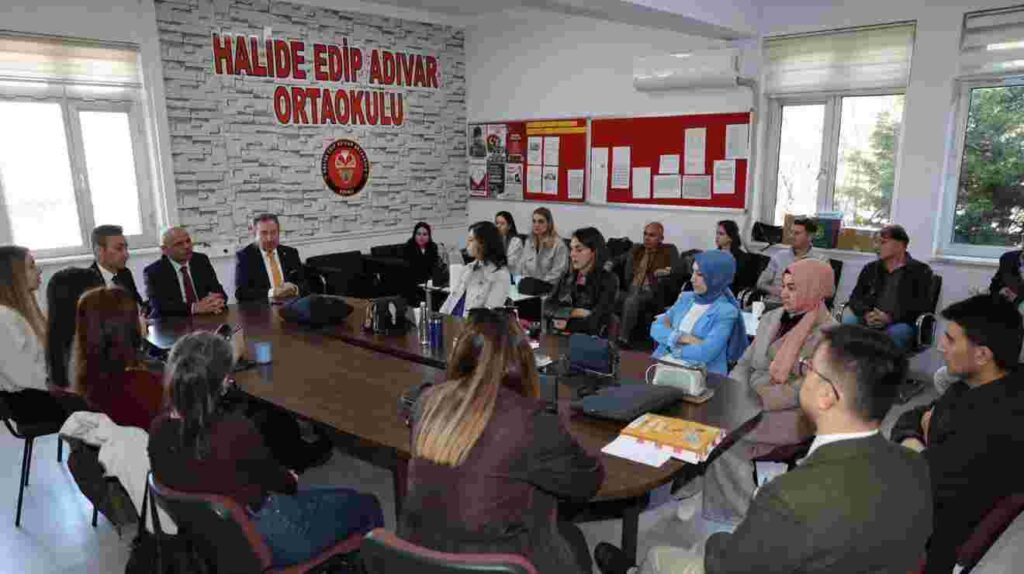  Sizler bu ülkenin yarınlarısınız