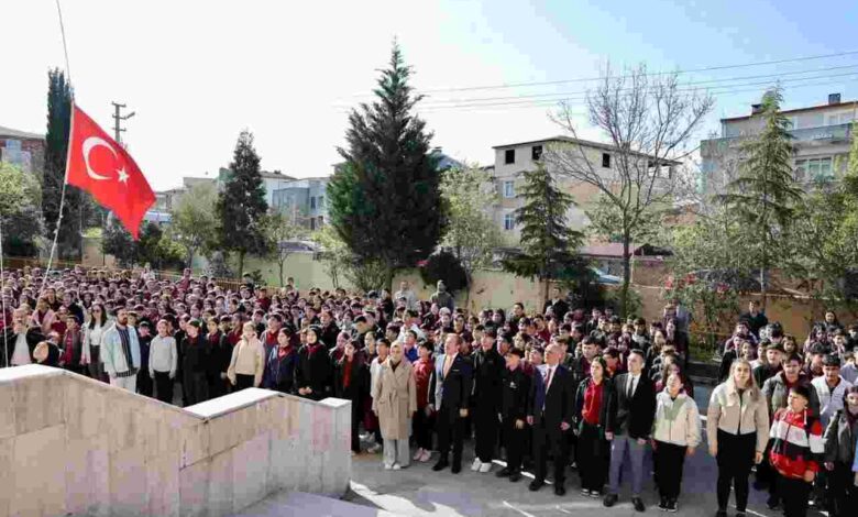 Sizler bu ülkenin yarınlarısınız