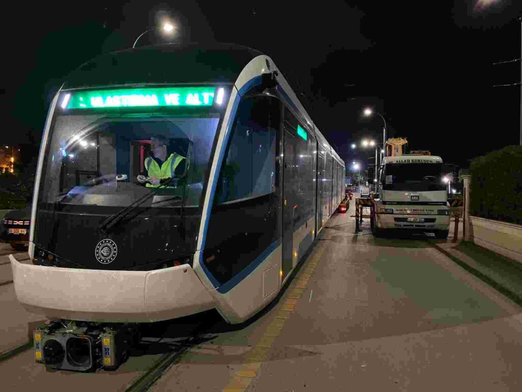 Tramvayların 5’i bir yerde, ulaşım hızlı ve güvende  