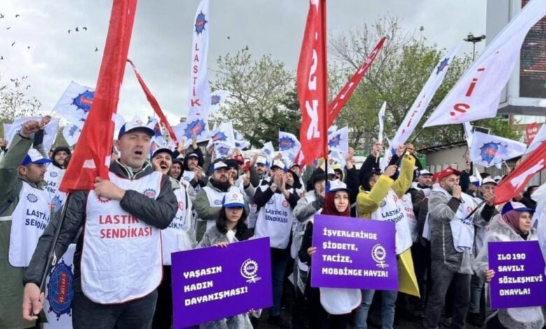 1 Mayıs İzmit’te Yağmur Altında Kutlandı