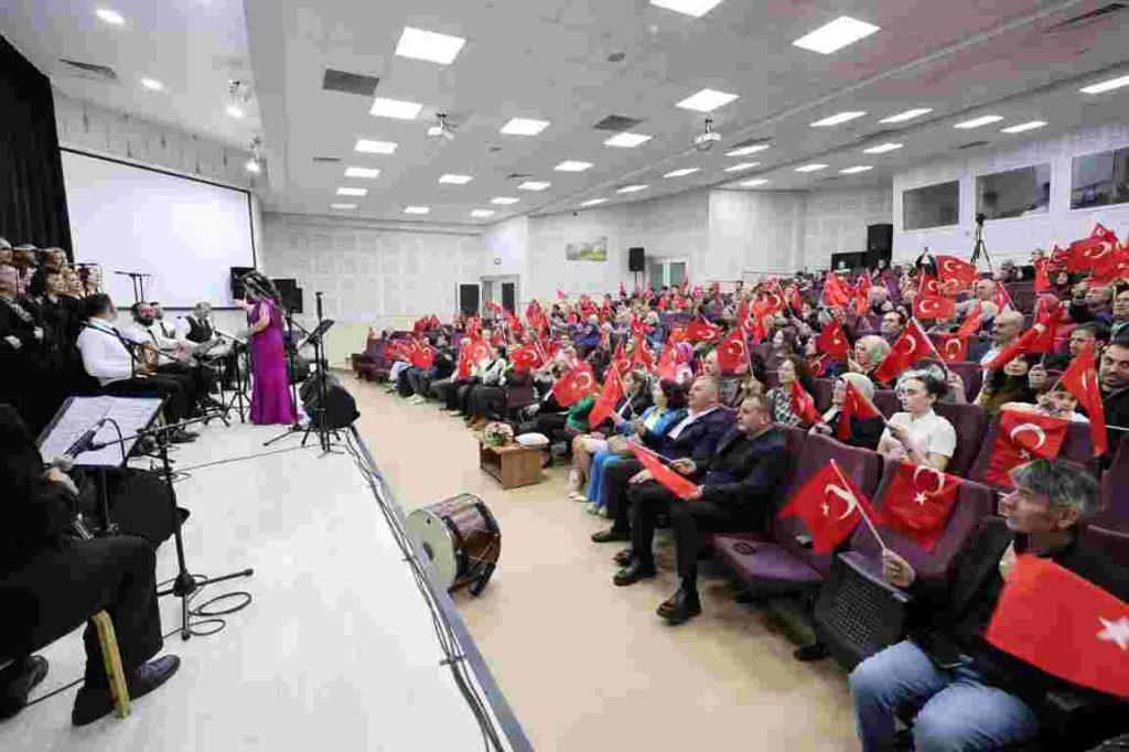 19 Mayıs Coşkusu Kartepe’de Türkü ve Nağmelerle Yaşandı