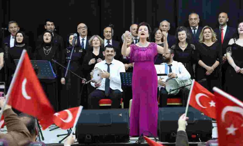 19 Mayıs Coşkusu Kartepe’de Türkü ve Nağmelerle Yaşandı