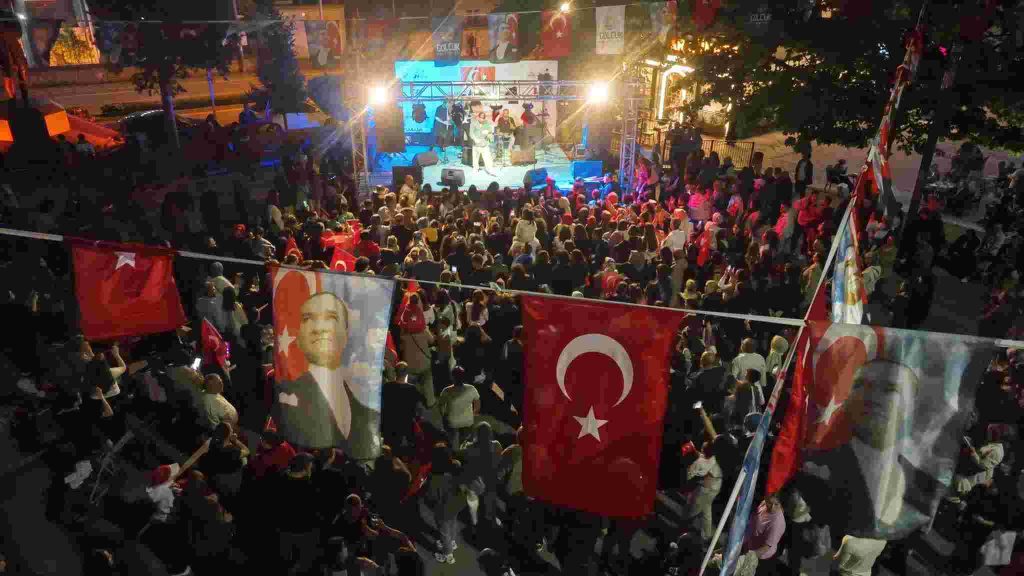 19 Mayıs Gölcük´te Coşku İle Kutlandı