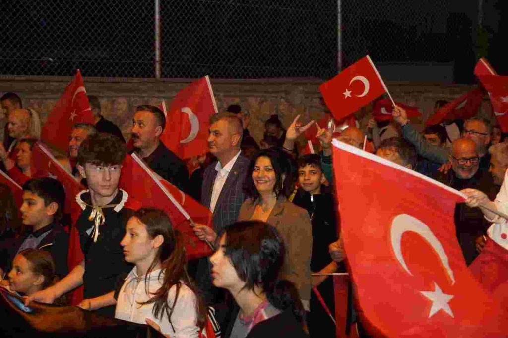 19 Mayıs Gölcük´te Coşku İle Kutlandı