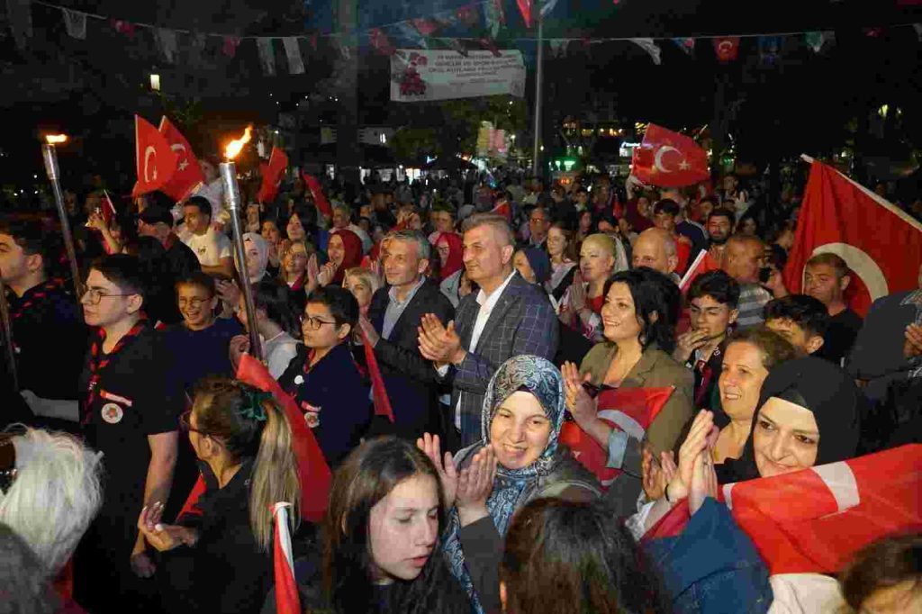 19 Mayıs Gölcük´te Coşku İle Kutlandı