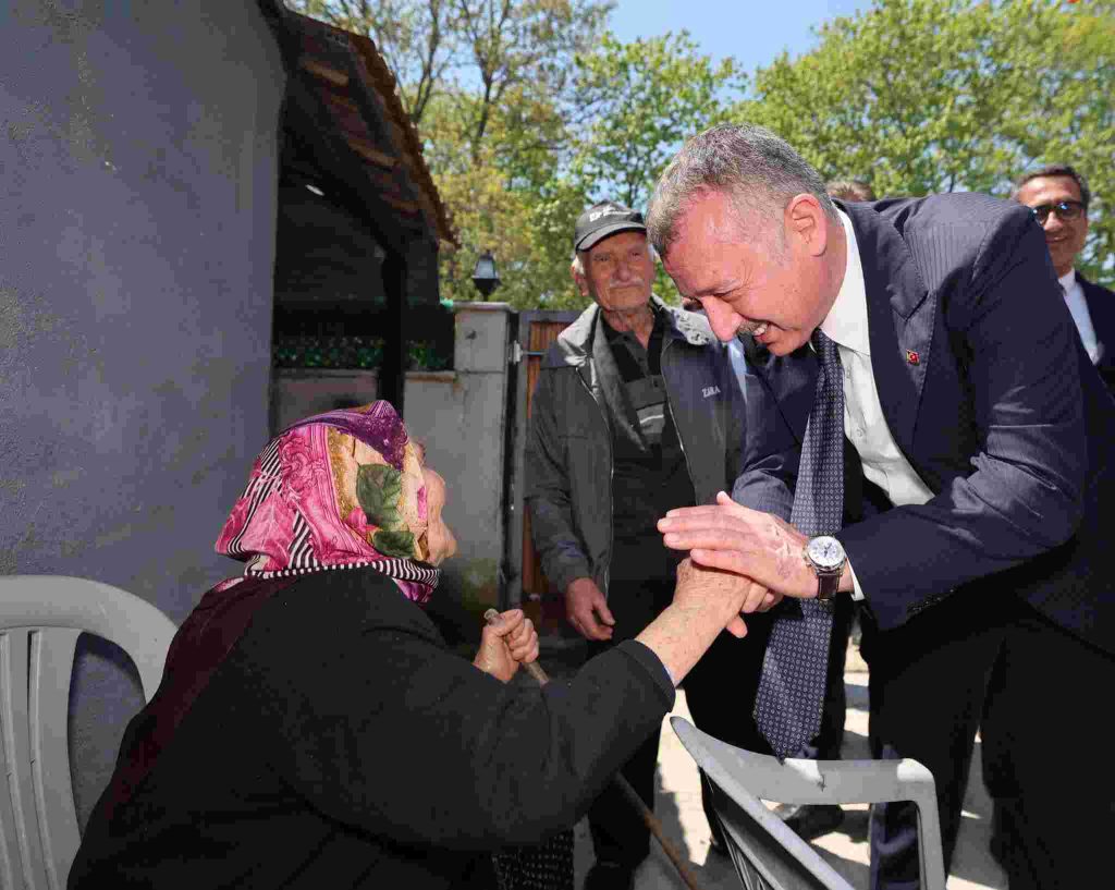 Başkan Büyükakın ile İzmit’in köylerinde sımsıcak görüntüler