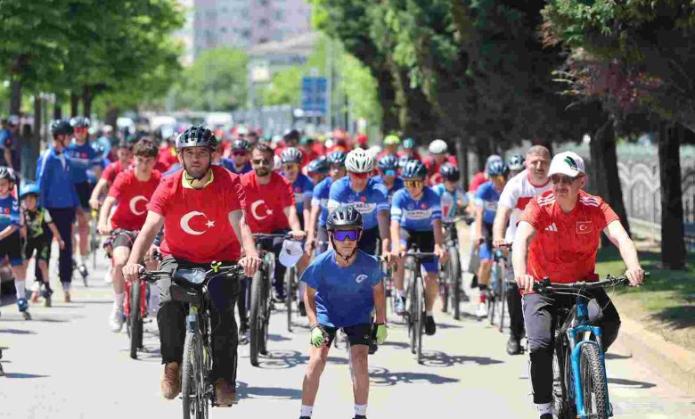 Büyükakın, 19 Mayıs coşkusunu gençlerle birlikte yaşadı