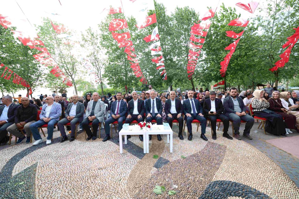 DİLOVASI’NDA 19 MAYIS COŞKUSU YAŞANDI