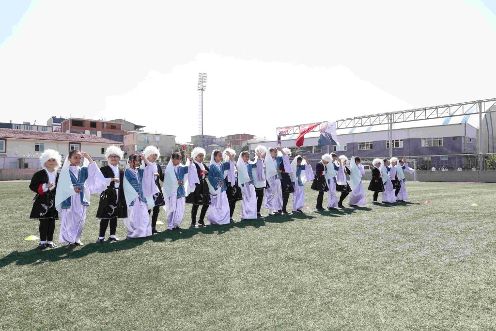 DİLOVASI’NDA 19 MAYIS COŞKUSU YAŞANDI