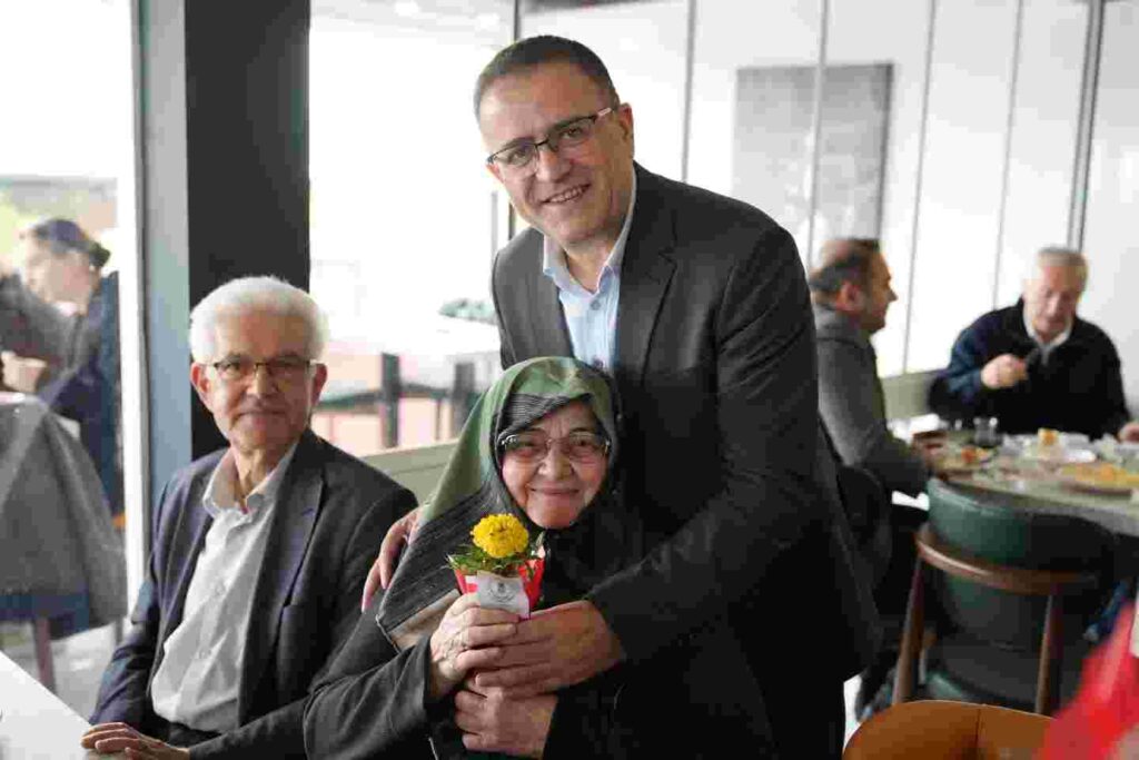 Derince’de Anneler Günü Öncesi Anlamlı Buluşma