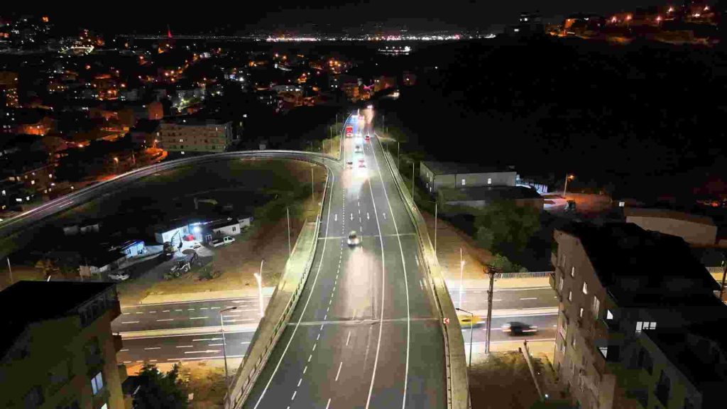 Dev proje, gece görüntüsüyle de göz kamaştırıyor   