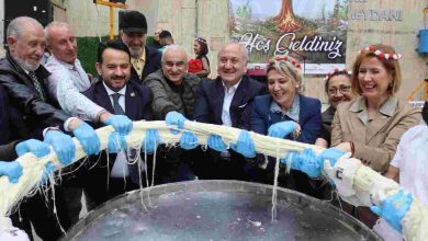 Hıdırellez Şenliğinin son günü Kertil Tekke Meydanında coşkuyla yaşandı
