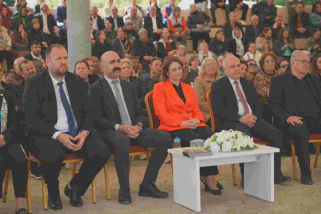 Kocaeli Büyükşehir Belediyesi’nin bu yıl 10’uncusunu düzenlediği Hıdırellez Şenlikleri, Bayraktar Köyü’ndeki programla devam etti