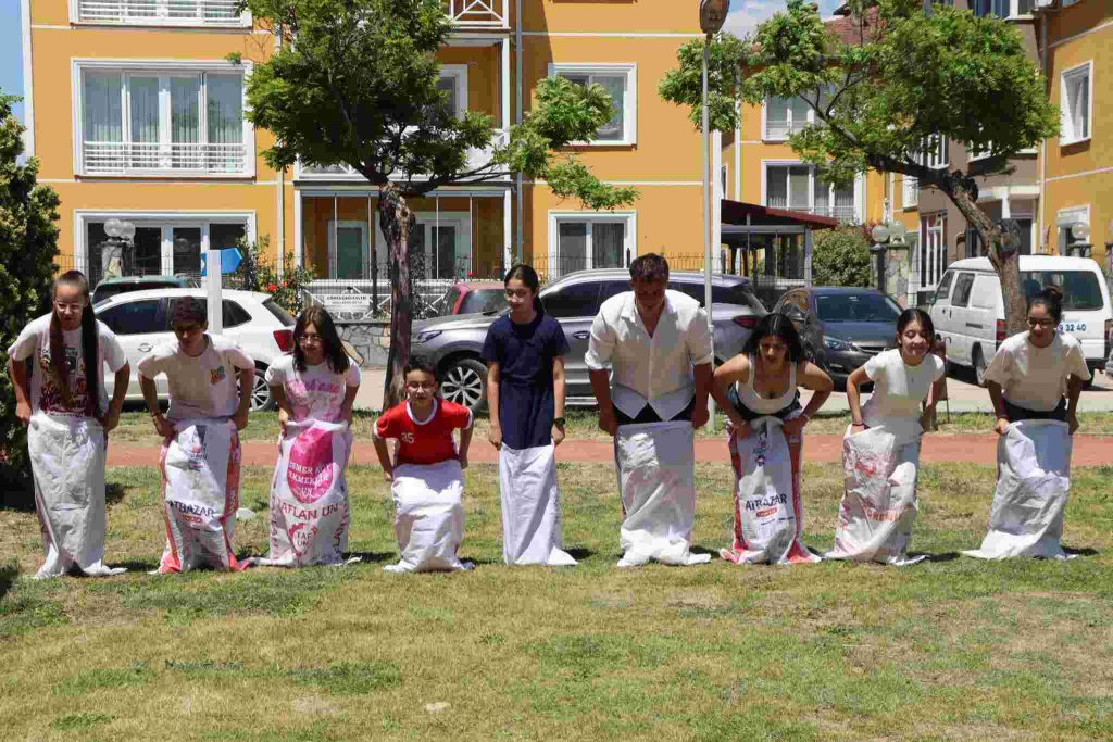 İzmit Belediyesi Çınar Akademisi Ailesi pilav gününde buluştu