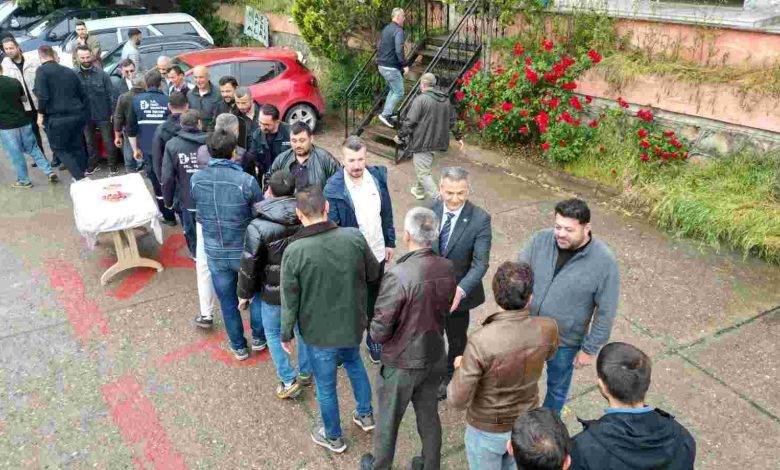 İzmit Belediyesi Fen İşleri emekçileriyle bayramlaştı