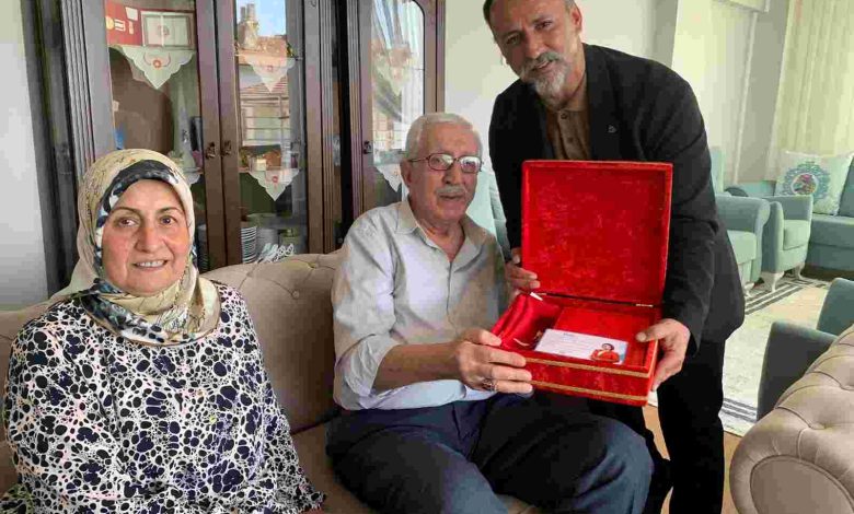İzmit Belediyesi Karamürsel’de gazileri yalnız bırakmadı