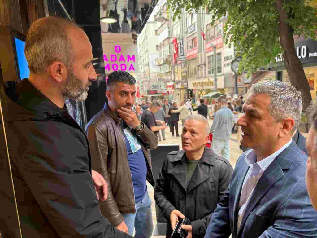 İzmit Belediyesi camları kırılan esnafa sahip çıktı
