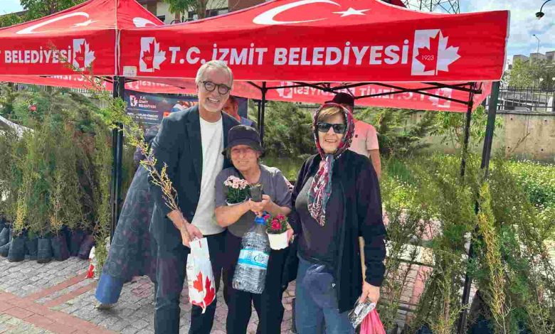 İzmit Belediyesinden geleneksel Arife mesaisi