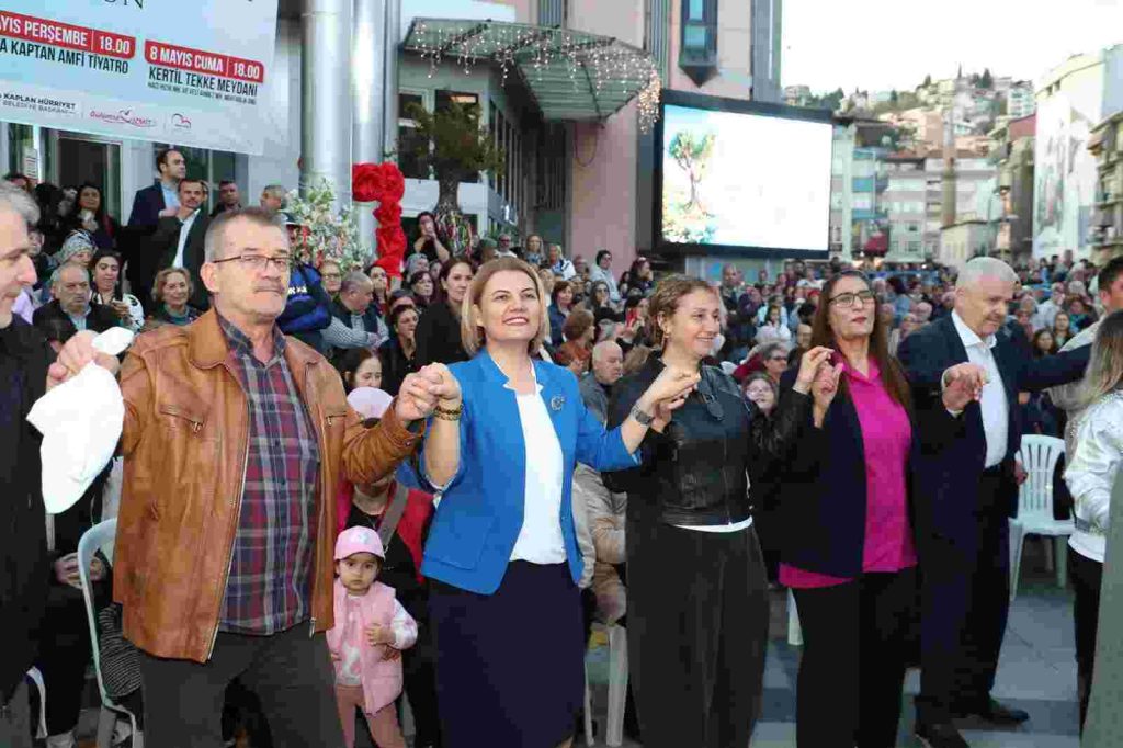 İzmit’te Hıdırellez Şenliği coşkuyla başladı 