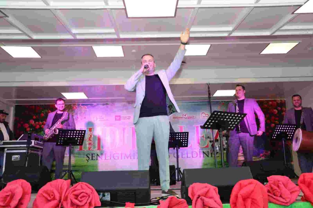 İzmit’te Hıdırellez Şenliği coşkuyla başladı