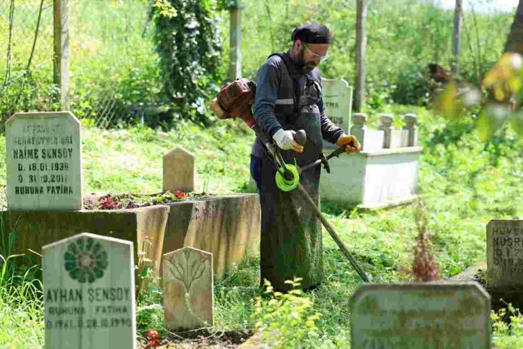 Kartepe'de Yeşil Alanlar Bayrama Hazırlanıyor