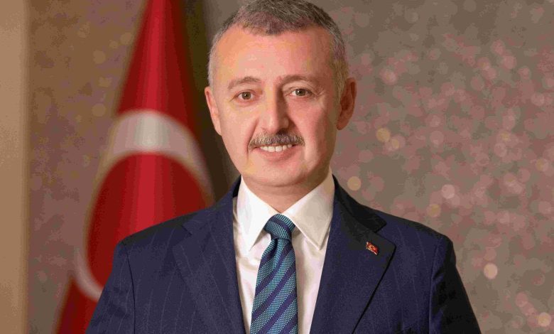 Kocaeli Büyükşehir Belediye Başkanı Tahir Büyükakın