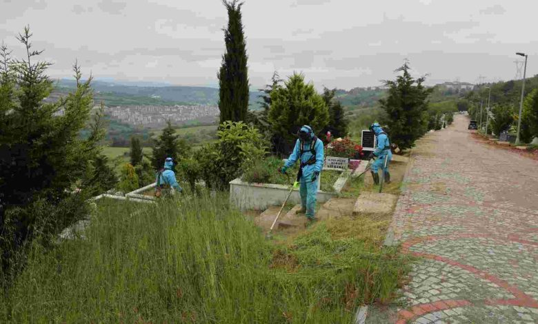 Kocaeli’de şehitlik ve mezarlıklar bayrama hazır