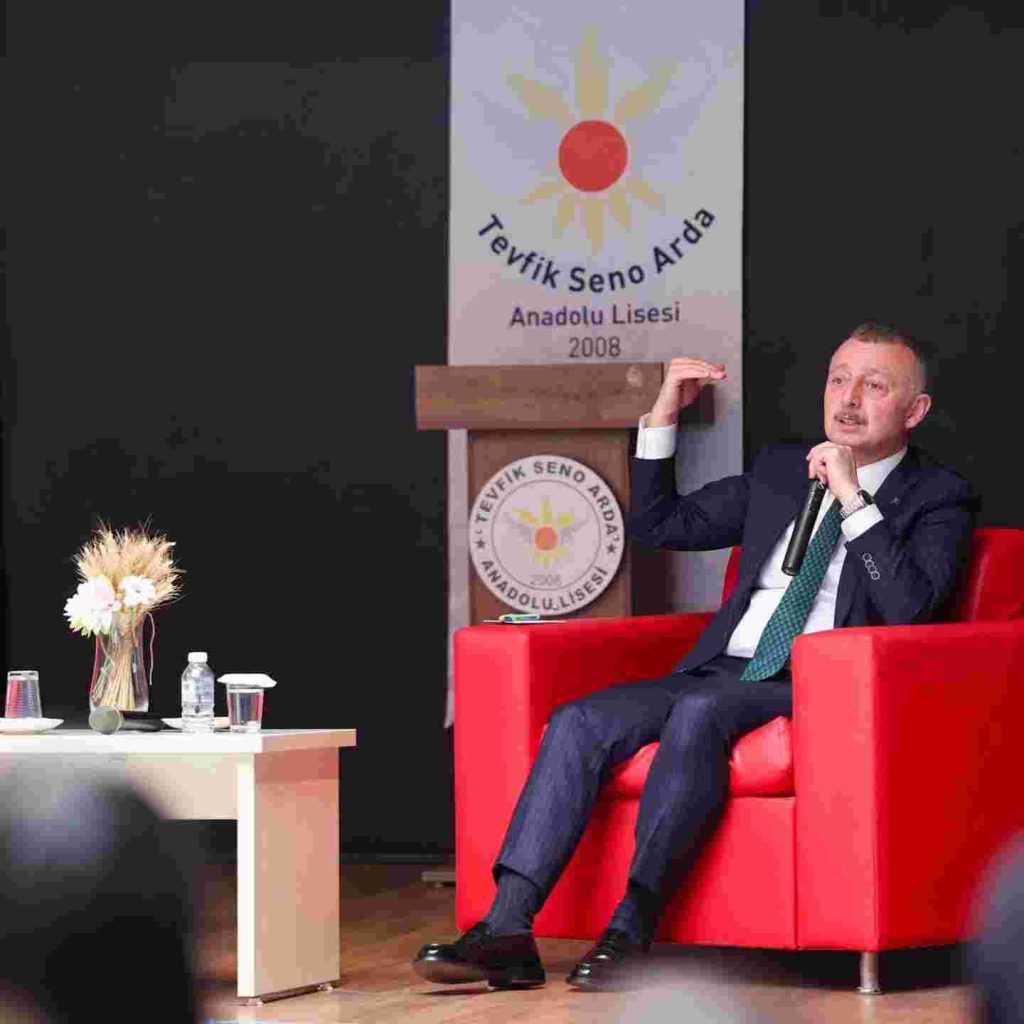 Liseli öğrenciler sordu, Başkan Büyükakın cevapladı