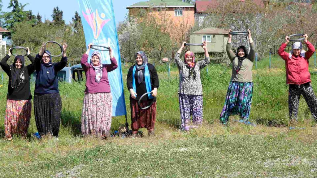 Şalvarlı sporla sağlıklı yaşama renkli farkındalık