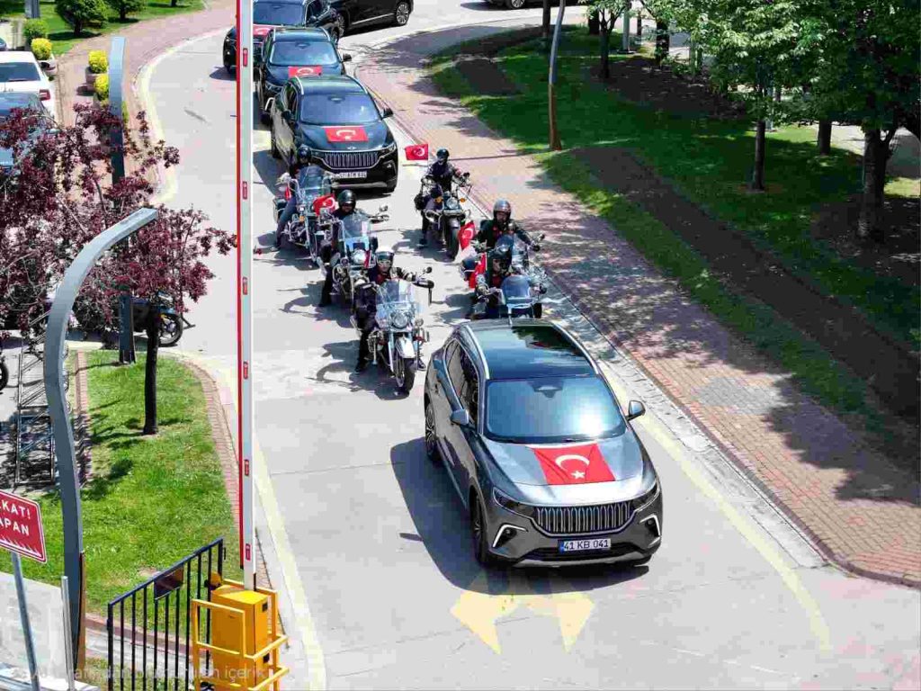 Vatan aşkıyla, çakı gibi asker oldular