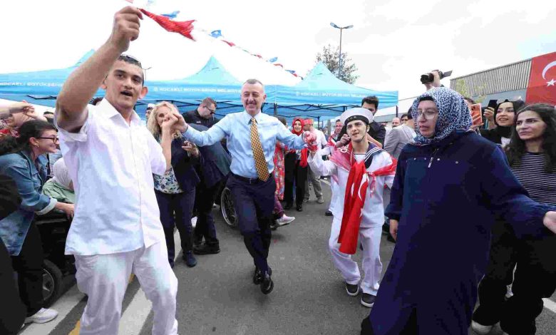 Vatan aşkıyla, çakı gibi asker oldular
