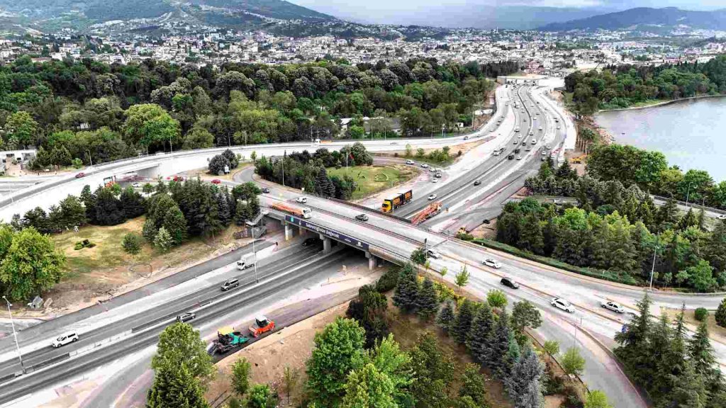 Başiskele Koridor Projesi'nde 9 köprünün montajı tamamlandı