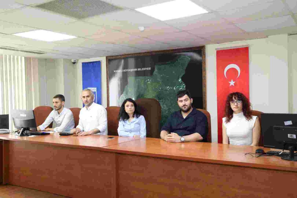 Büyükşehir, Kandıra’da 80 kilometrelik yolu onaracak