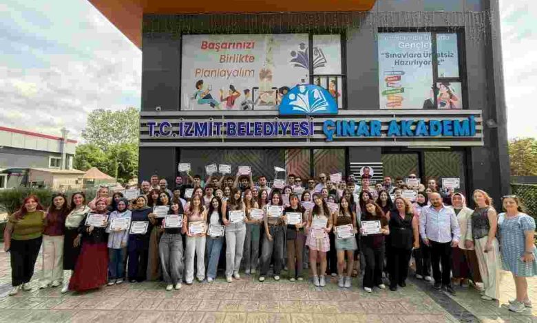Çınar Akademi’de sertifika ve mezuniyet sevinci