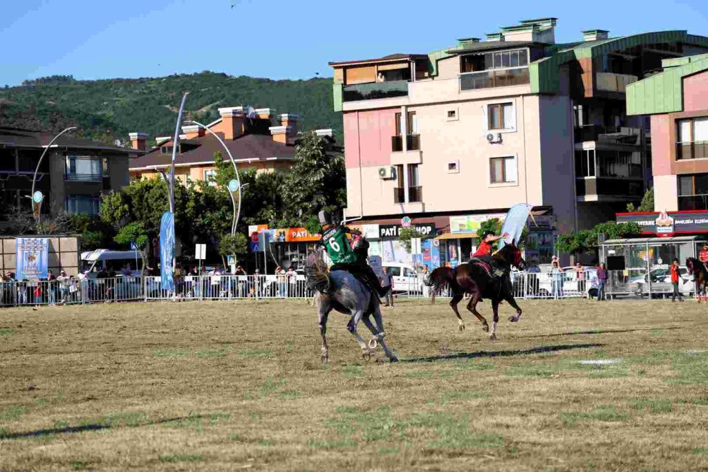 Derince’de cirit gösterileri nefesleri kesti