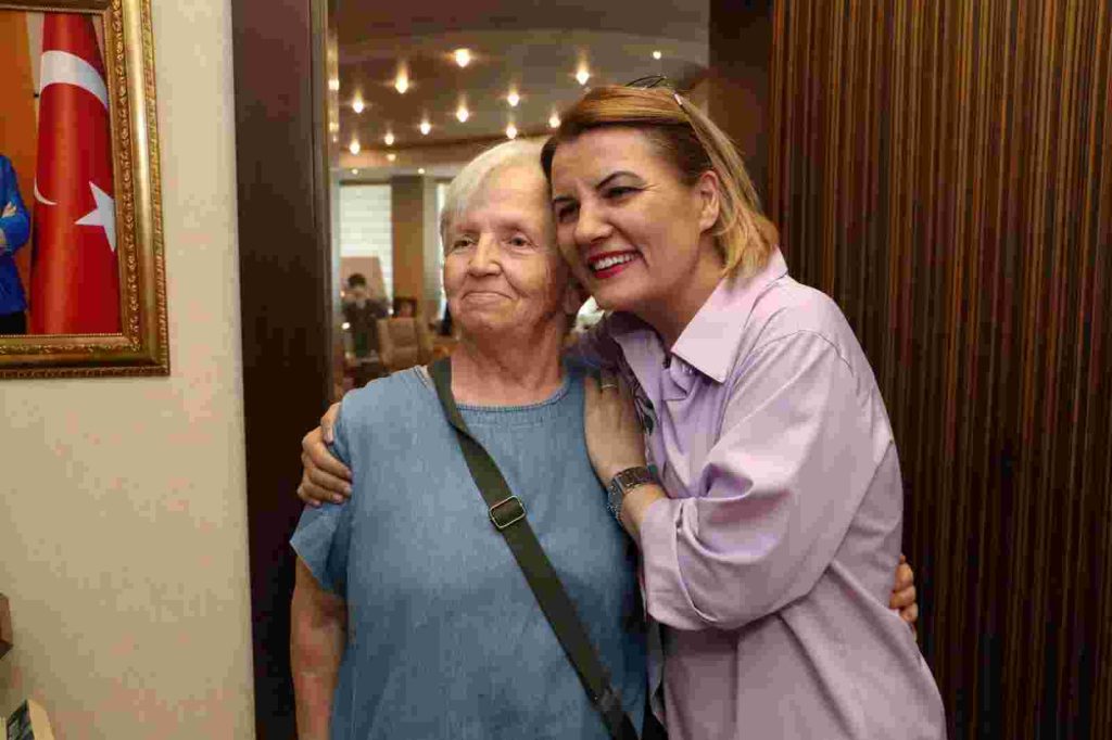 Fatma Başkan, Halk Günü’nde İzmitlilerin sesine kulak verdi