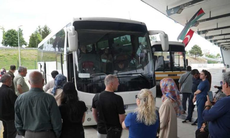 Gölcük Belediyesi Üniversite Öğrencilerinin Eğitim Yolculuğunda Yanlarında