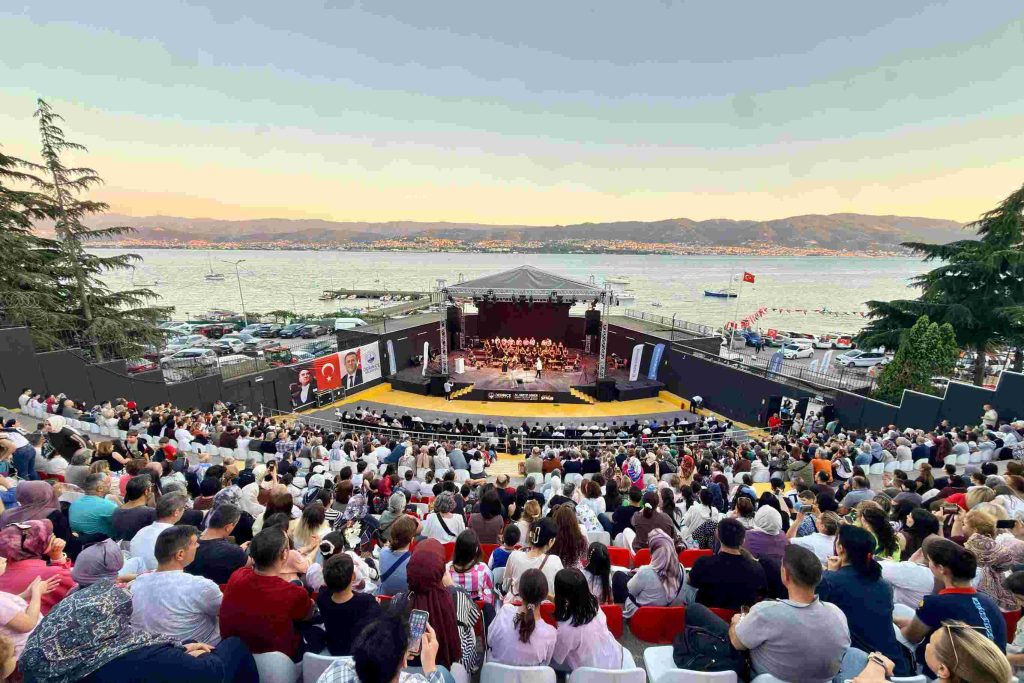 Harikalar Sahili’nde Müzik Şöleni