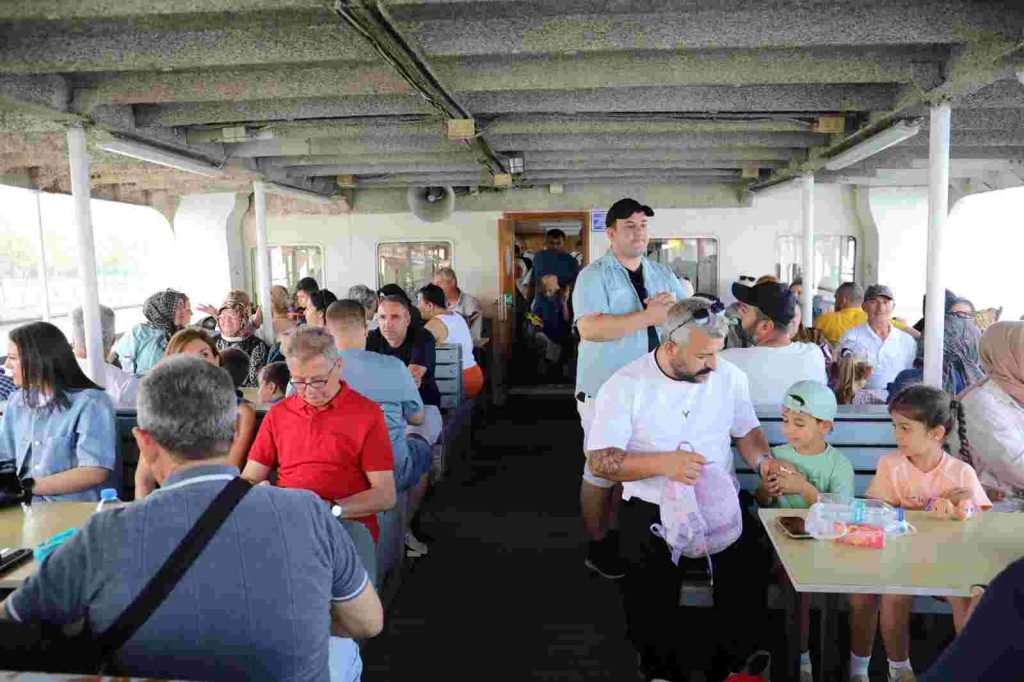 İzmit Belediyesi’nden Babalar Günü’ne özel Büyükada gezisi