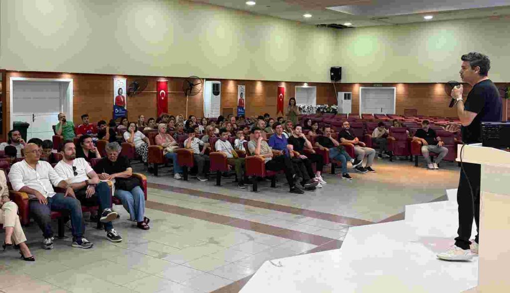 İzmit’te gençlere Üretken Yapay Zeka semineri