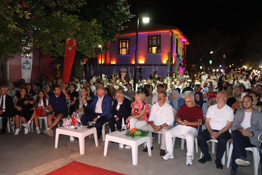 Kapanca Sokak Festivali, İzmit’in kurtuluş coşkusuyla sona erdi