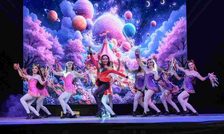 Karneval’da çocuklar Luna’nın ışığı ile büyülendi