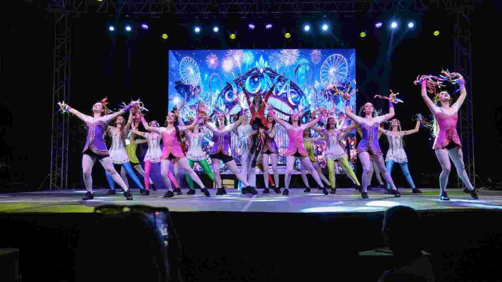 Karneval’da çocuklar Luna’nın ışığı ile büyülendi