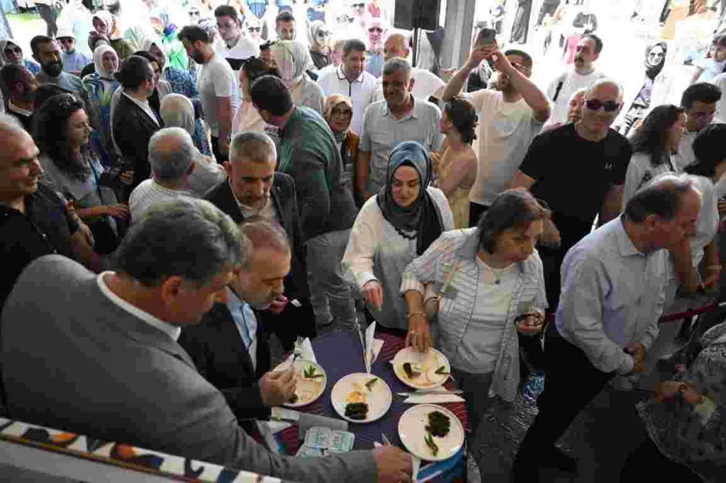 Kartepe’de Lezzet Şöleni Başladı 2. Gastronomi Festivali Kapılarını Açtı