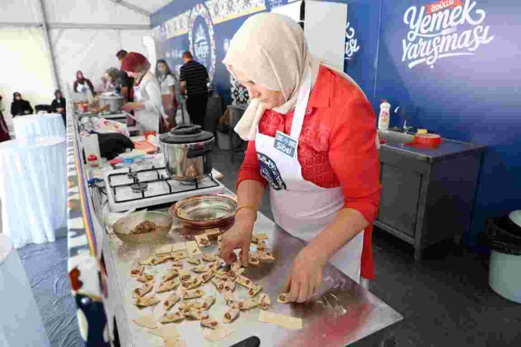 Kartepe’nin En Lezzetli Tabakları Yarıştı