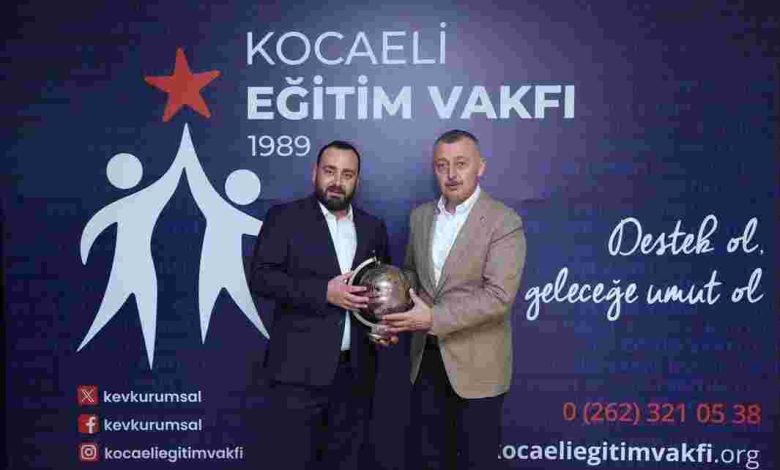Kocaeli Büyükşehir Belediye Başkanı Tahir Büyükakın