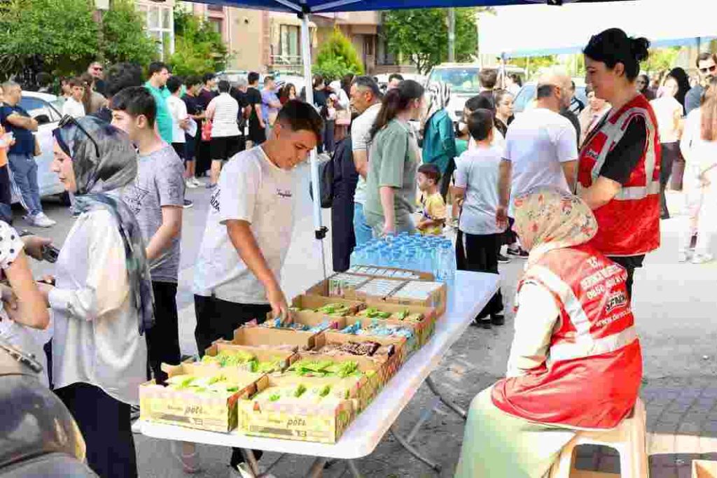 Sınav Gününde Gönüllere Dokunan Destek